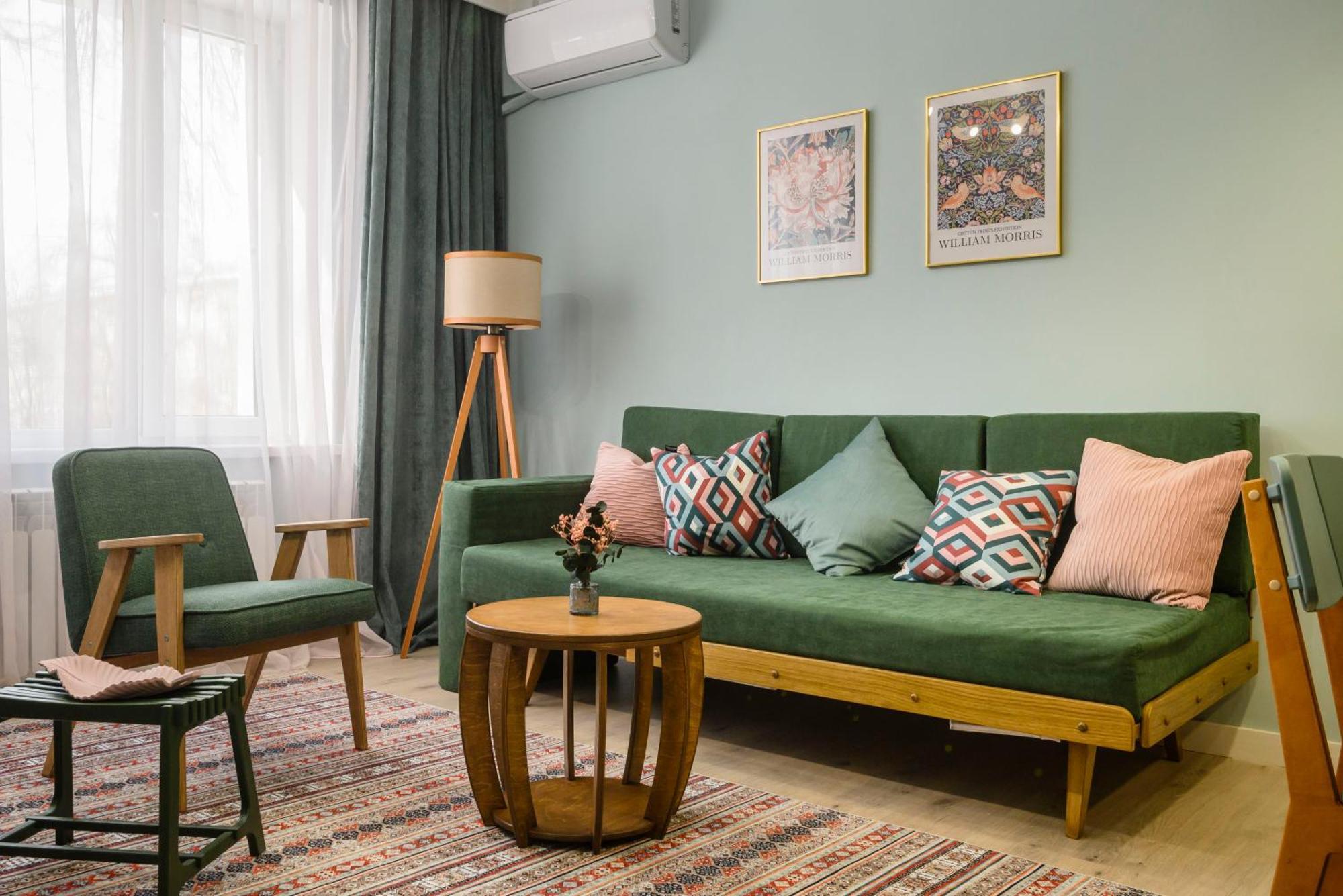 Mid-Century Charm Apartments В Центре Алматы エクステリア 写真