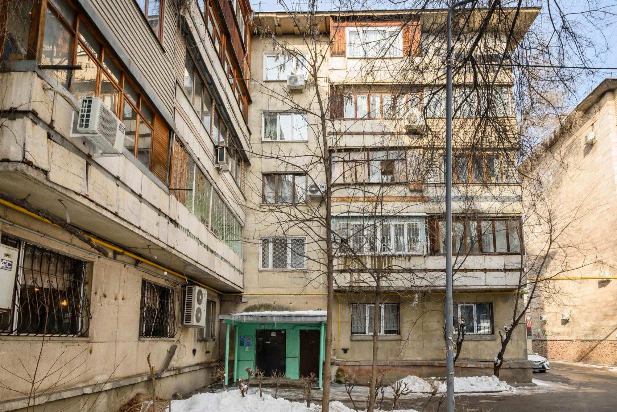Mid-Century Charm Apartments В Центре Алматы エクステリア 写真