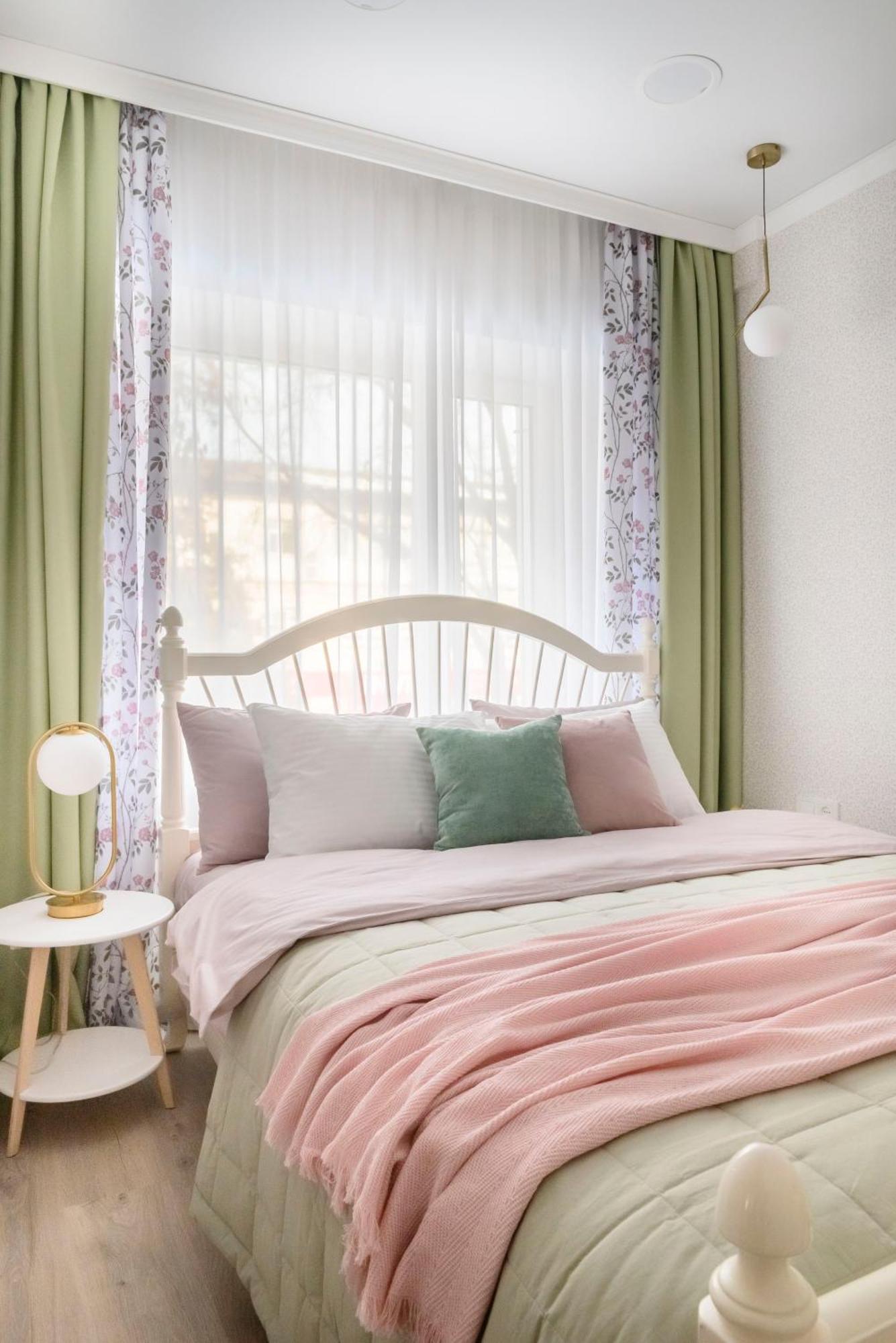 Mid-Century Charm Apartments В Центре Алматы エクステリア 写真
