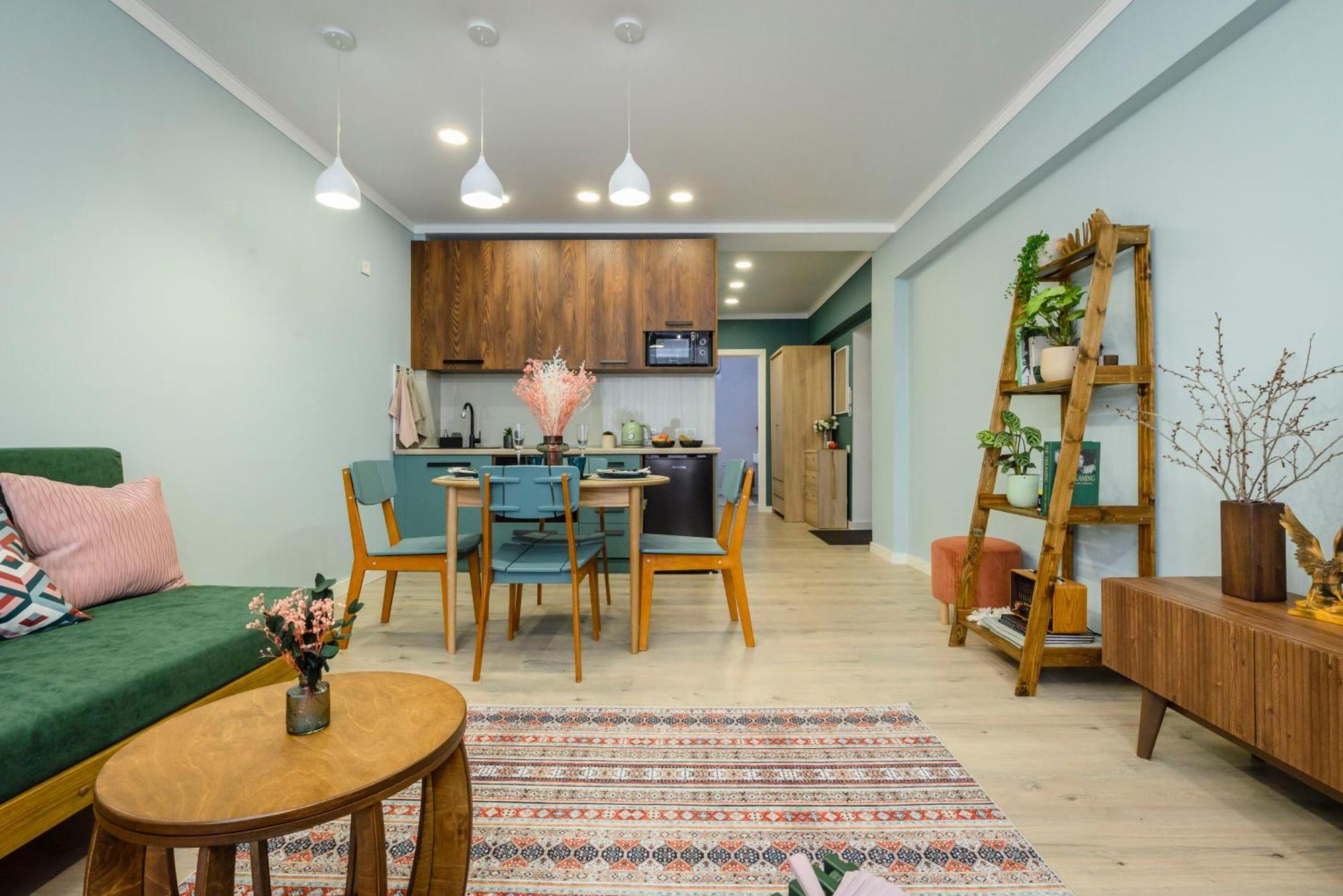 Mid-Century Charm Apartments В Центре Алматы エクステリア 写真